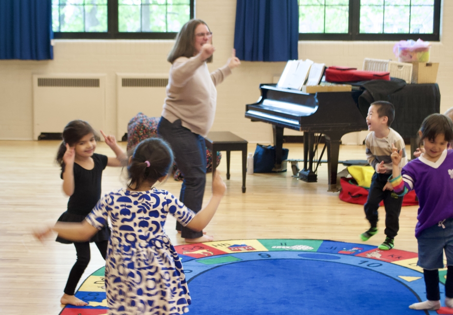 A Dalcroze Eurhythmics class at Powers Music School