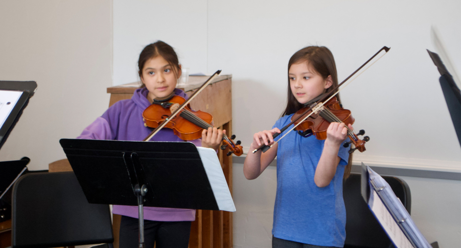 students playing violin